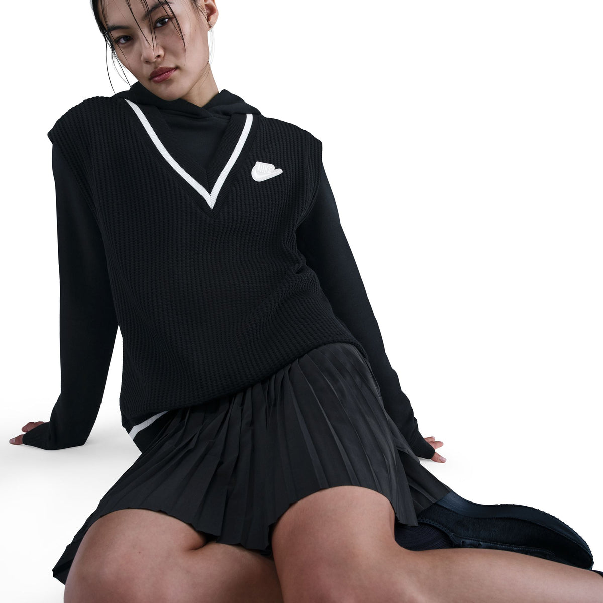 Nike W NSW Pleated Skirt Black/Sail IM7463-010