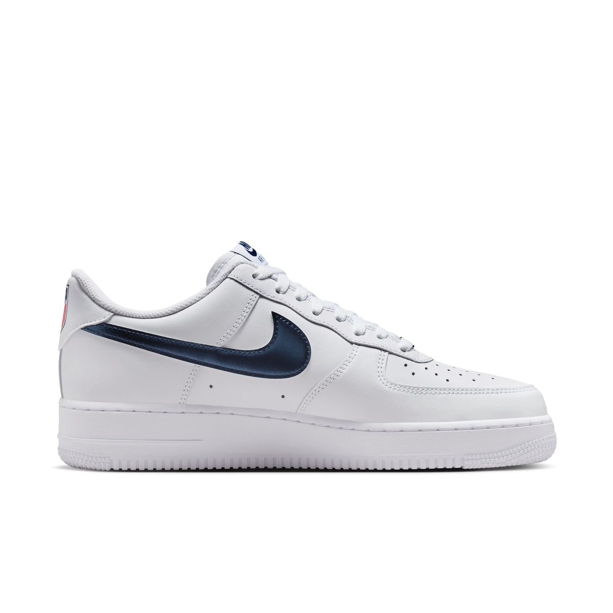Air Force 1 '07 LV8 - White/Midnight Navy/University Red IQ0407-100