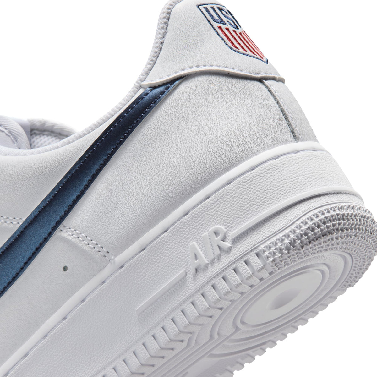 Air Force 1 '07 LV8 - White/Midnight Navy/University Red IQ0407-100