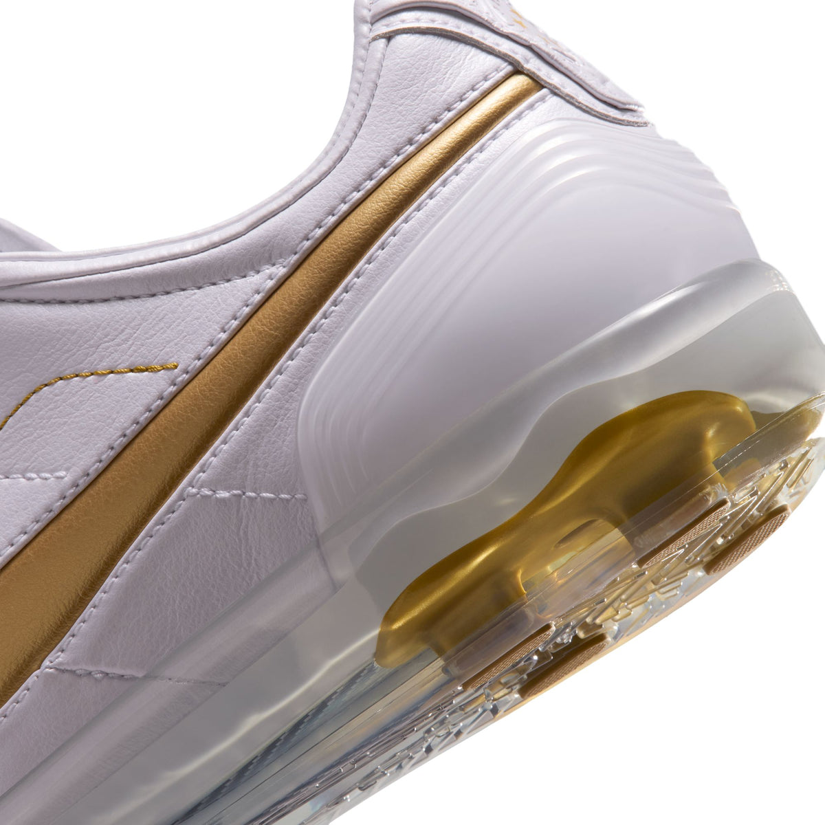 Cryoshot Tiempo Legend R10 OG White/Metallic Gold IQ8164-100