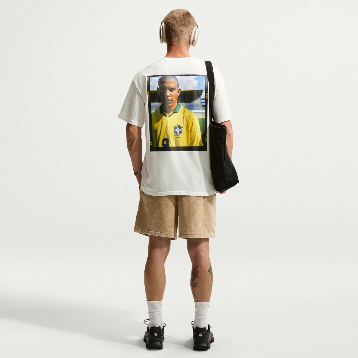 Ronaldo Nazario De Lima NSW "R9" T-Shirt Sail IU4473-133
