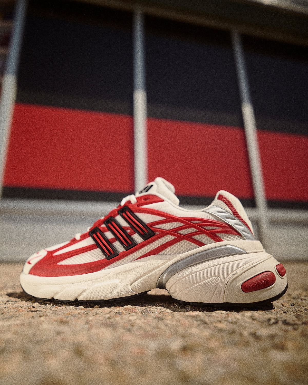 Adidas Adistar XLG 2.0 Power Red/Core Black/Off White