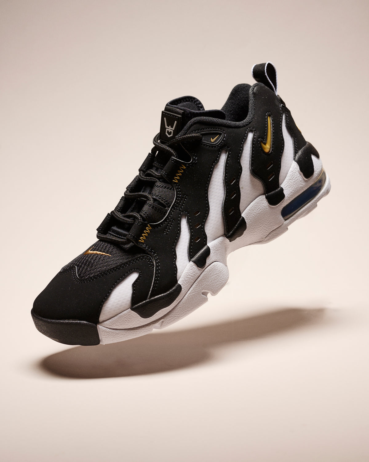 Air DT Max '96 Low Black/Metallic Gold/White IF5478-001