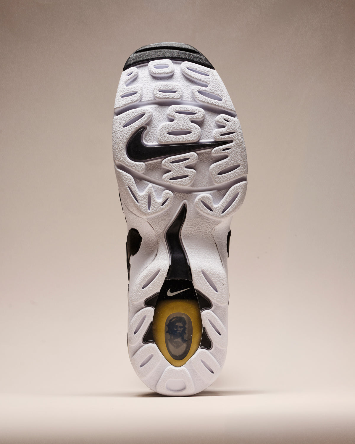 Air DT Max '96 Low Black/Metallic Gold/White IF5478-001