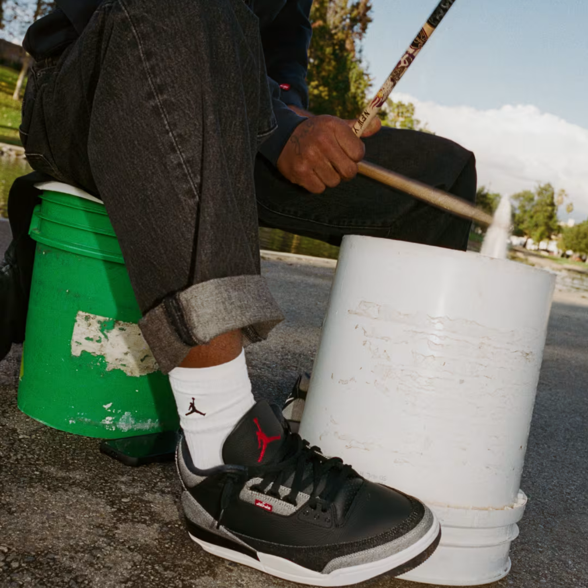 Air Jordan 3 X Levi's "Black and White" IR0914-400