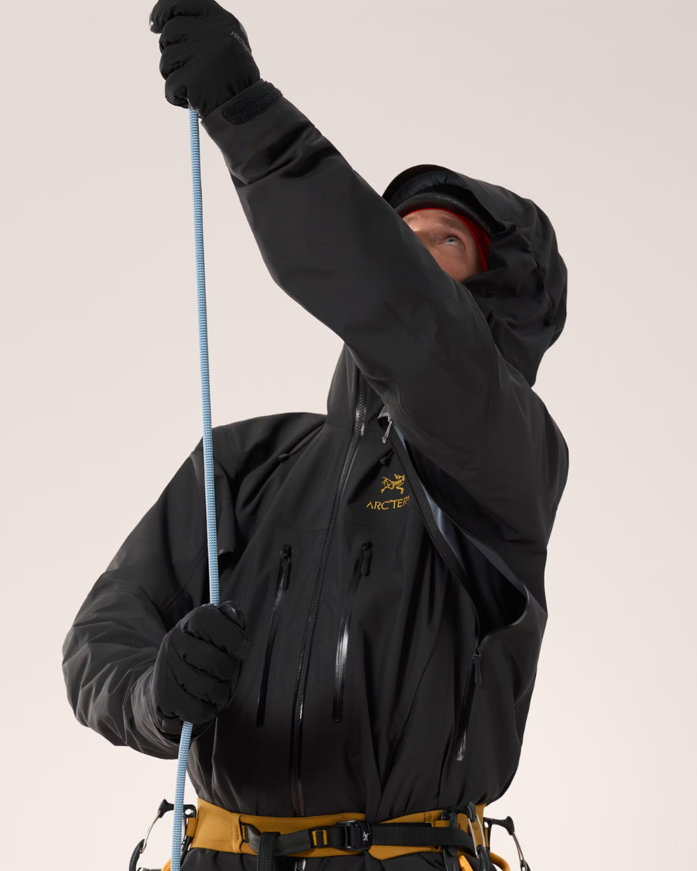 ARC'TERYX Alpha SV Jacket 2022年製24Kblack Arc'Teryx Alpha SV Jacket 24k Black I Momentum - Momentum Clothing