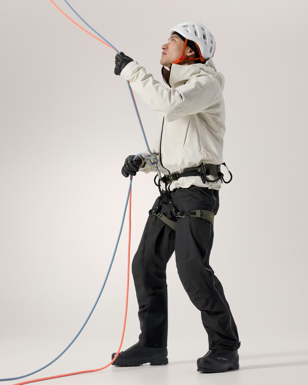 Arc'Teryx Alpha SV Jacket Sea Salt/Black