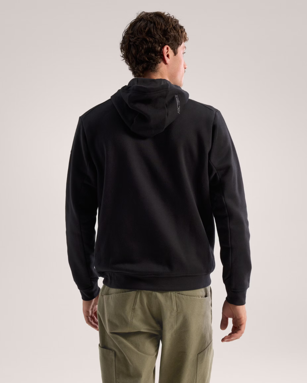 Arc'teryx Savant Hoody M ブラック Arc'Teryx Emblem Fleece Hoody Black I Momentum - Momentum Clothing