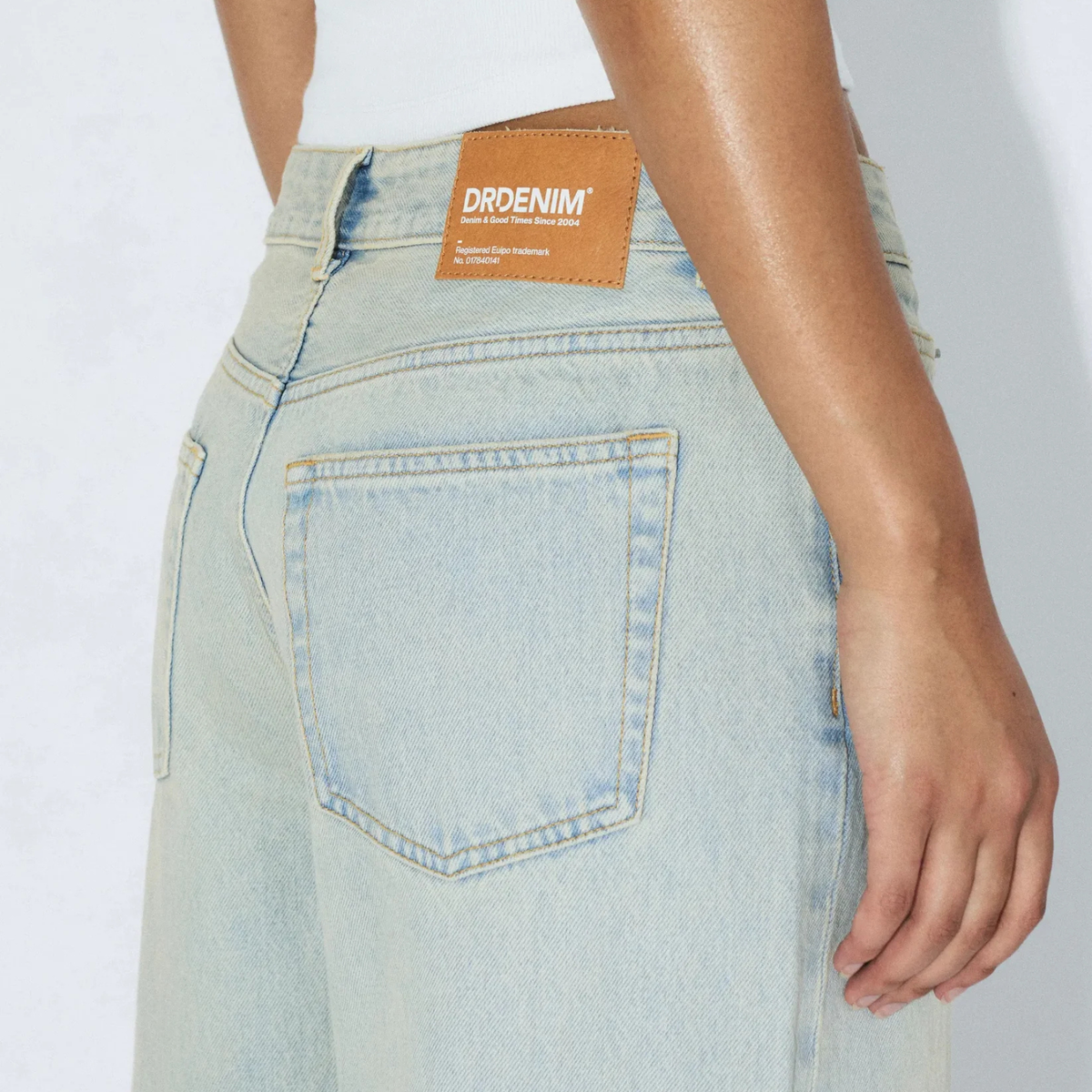 Dr. Denim Ary Low Baggy Stream Pale Vintage Worn