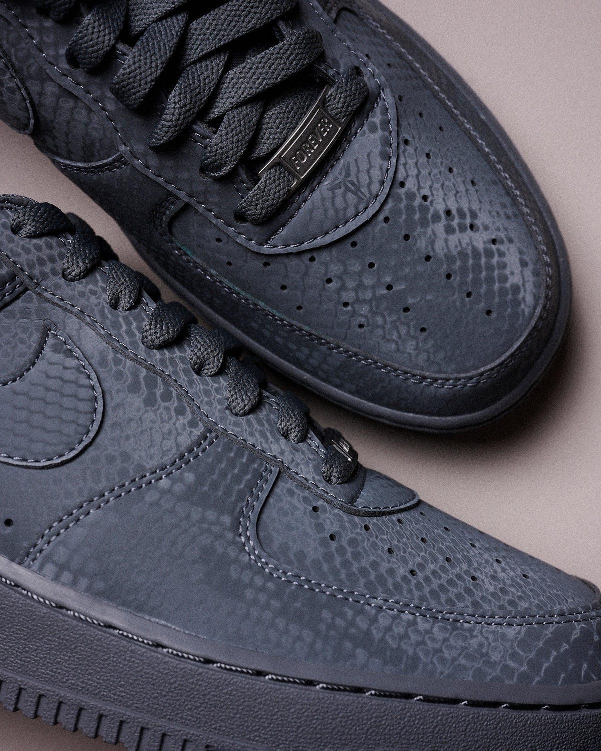 KOBE Air Force 1 Low Cool Grey/Wolf Grey IB0018-004