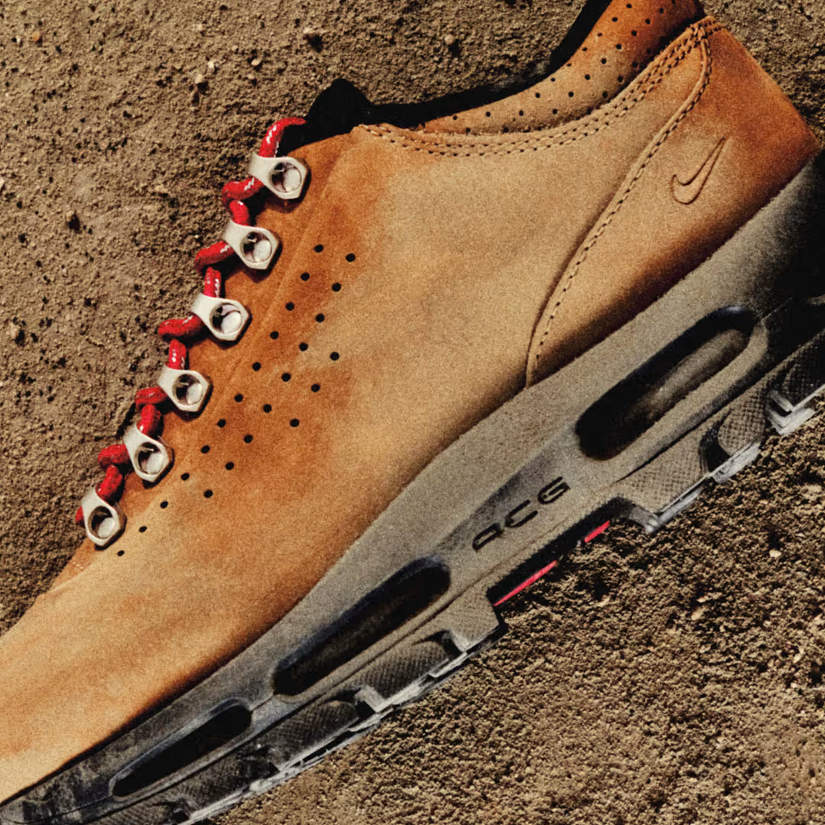 Nike Air Max Goadome Low SP Taupe/University Red/Black IU5915-200