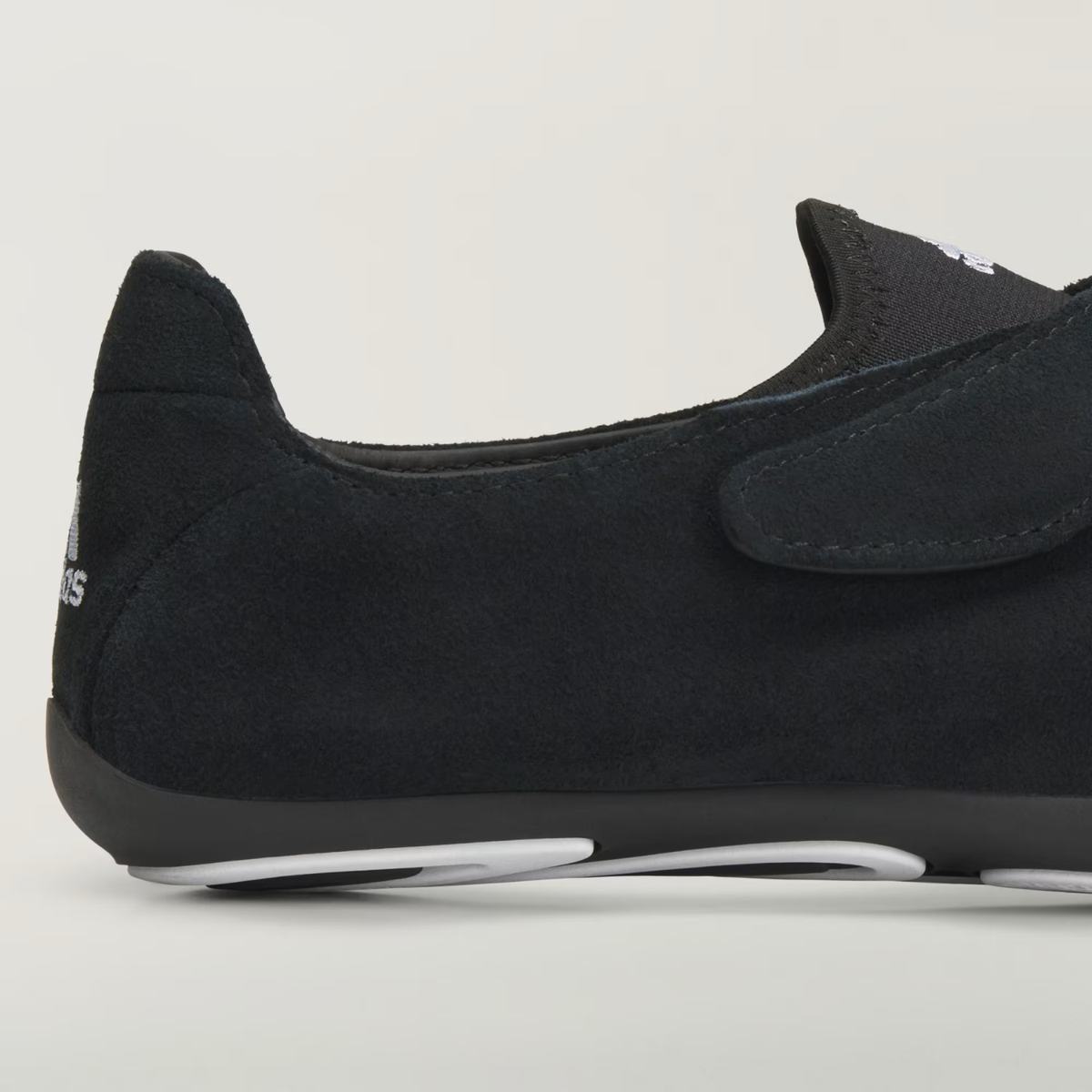 Pharrell Williams Vario Flat Earther Core Black/White KJ0953 