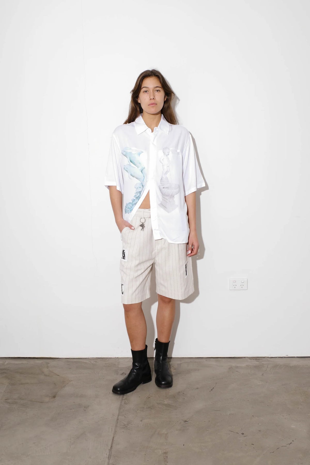 ORNAMENTS BUTTON UP