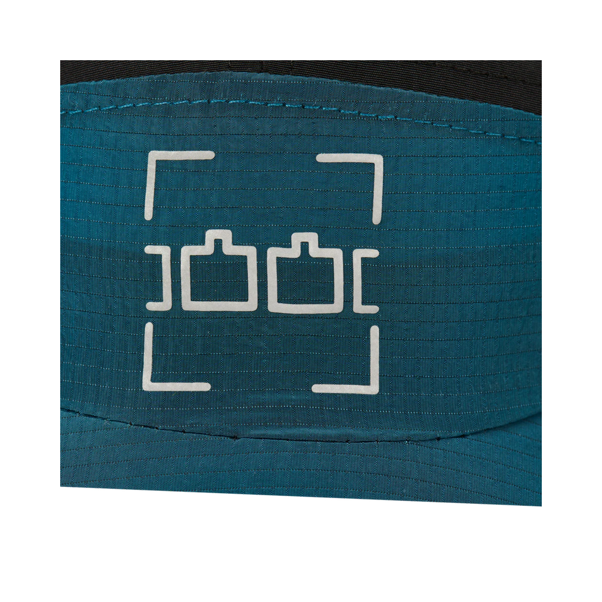 The Trilogy Tapes Neck Cape Trail Cape Blue/Black