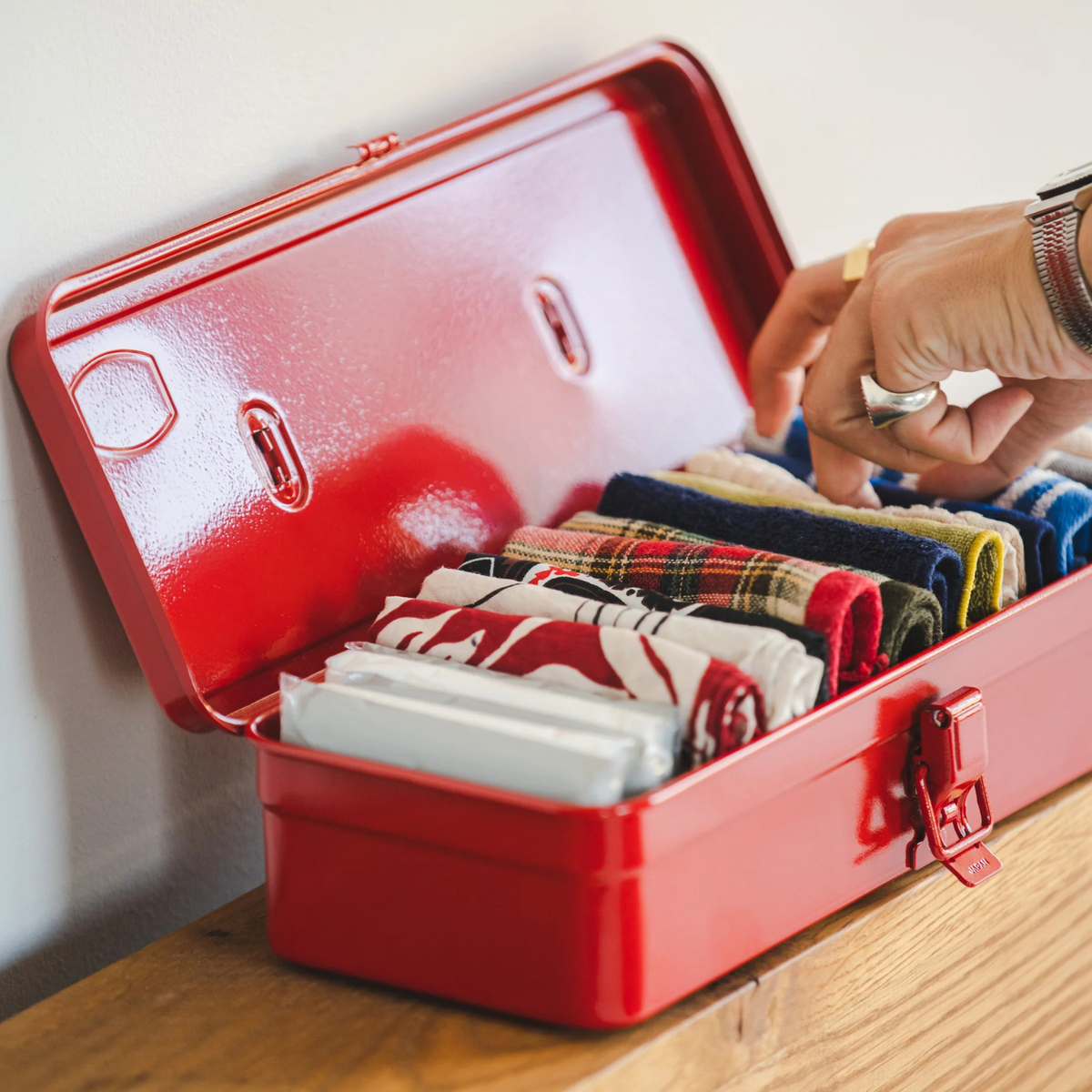 Toyo T-320 Toolbox Red 