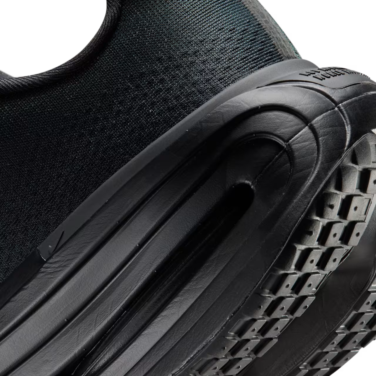 Vomero Premium SP Black/White IQ0627-001