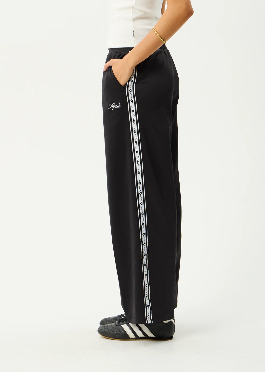 Afends W Thorn Bound Sweat Pants Black