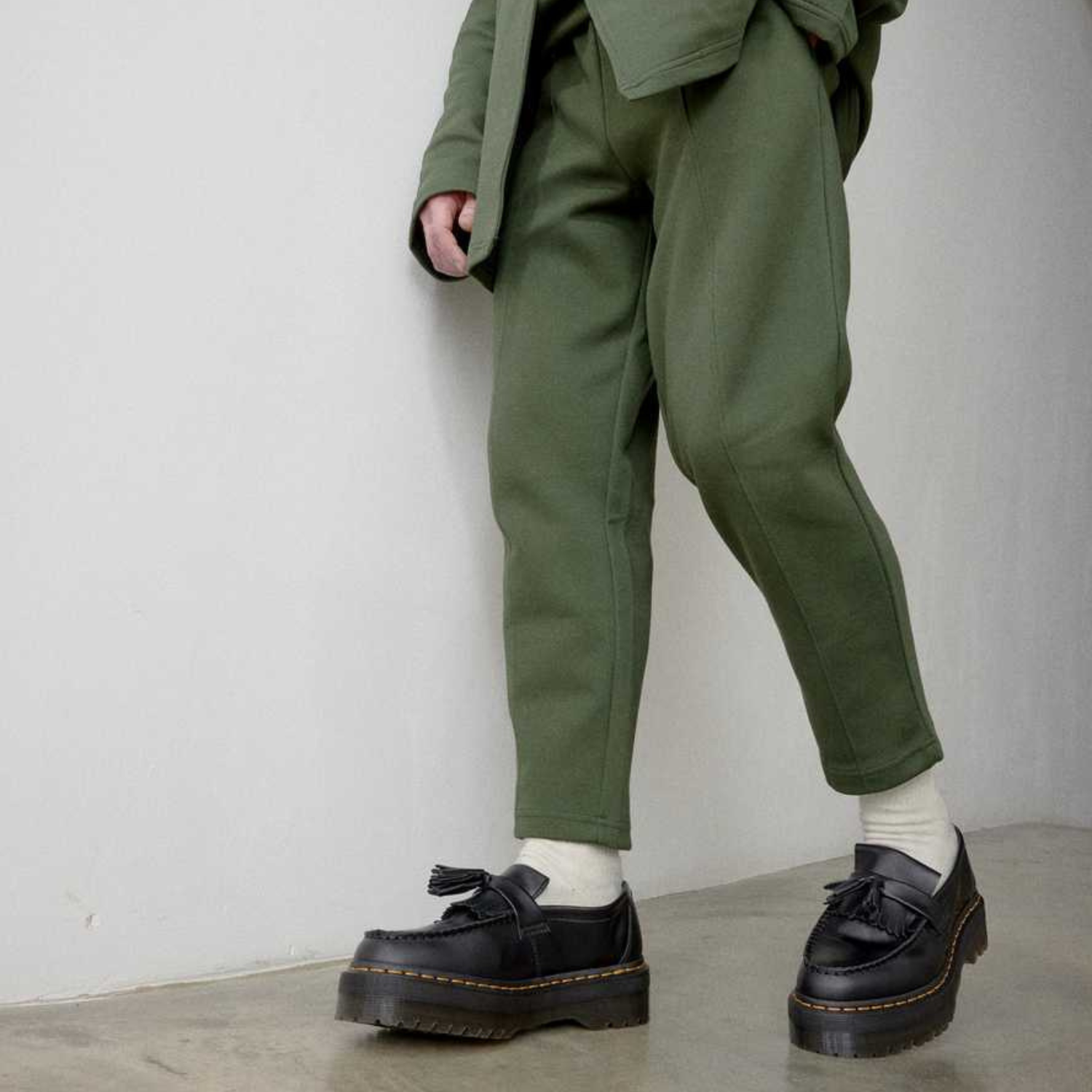 ADRIAN QUAD SMOOTH - BLACK I DR. MARTENS - Momentum Clothing