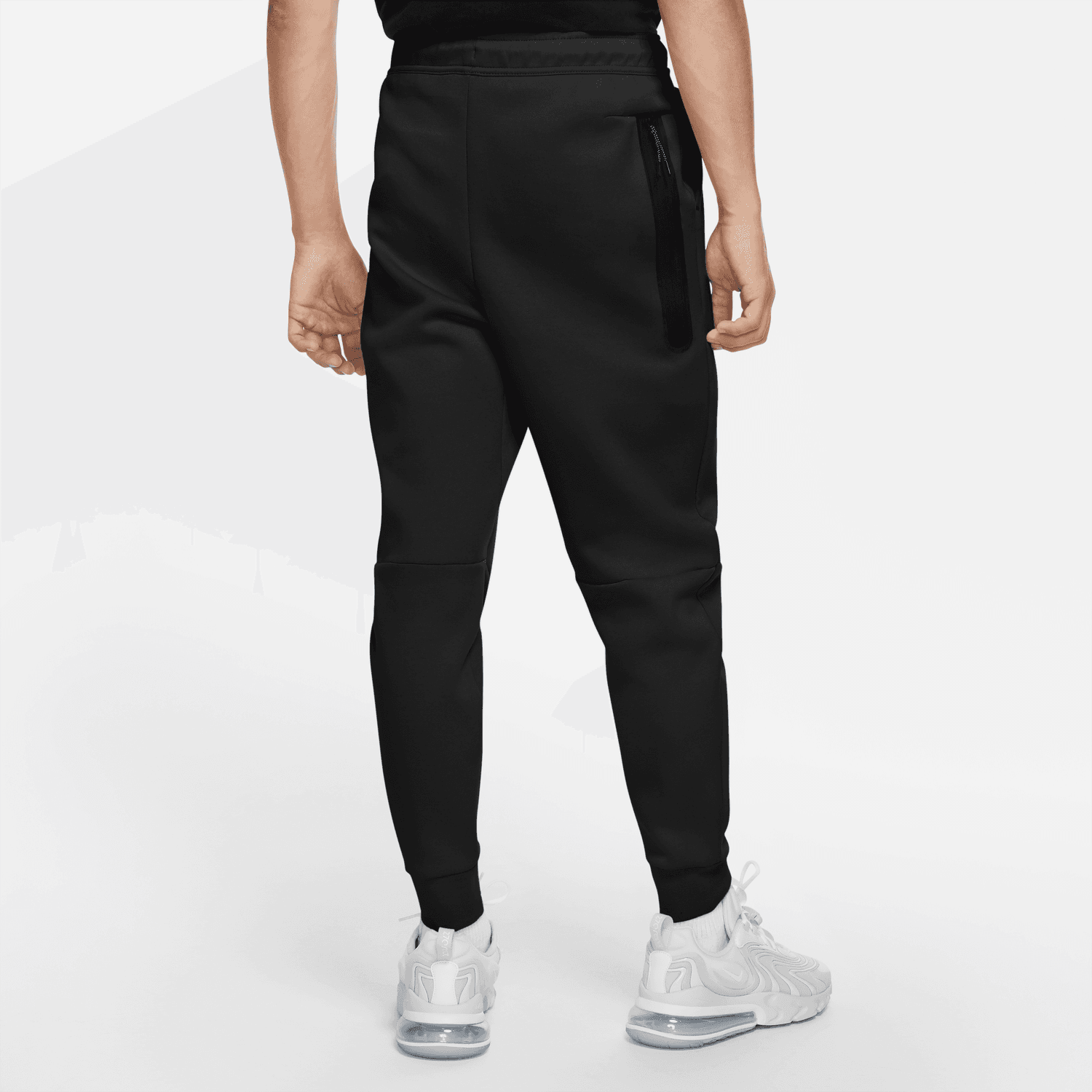 TECH FLEECE JOGGER BLACK CU4495 010 I MOMENTUM Momentum Clothing