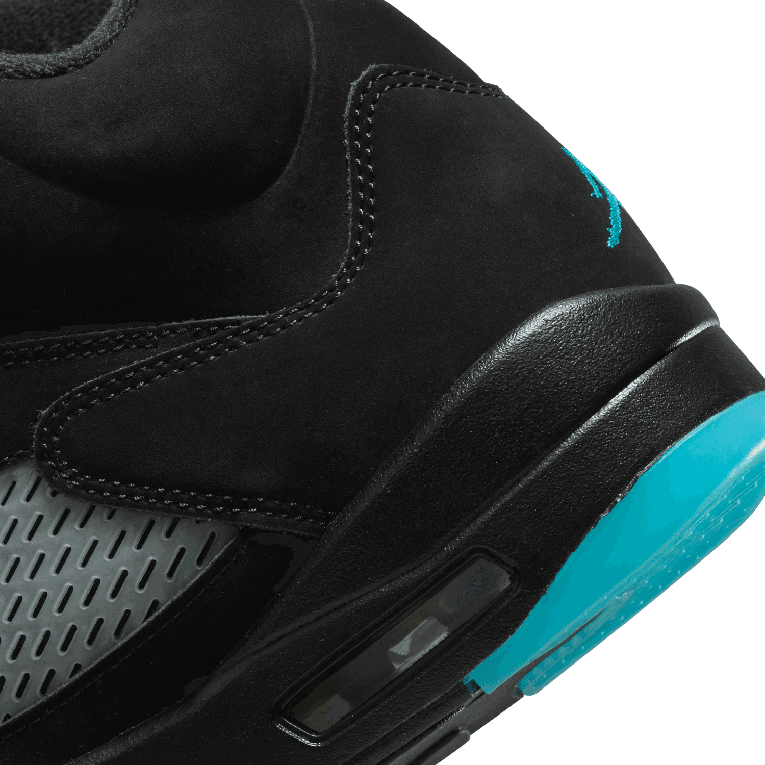 AIR JORDAN 5 RETRO - BLACK / AQUATONE-TAXI DD0587-047 I MOMENTUM