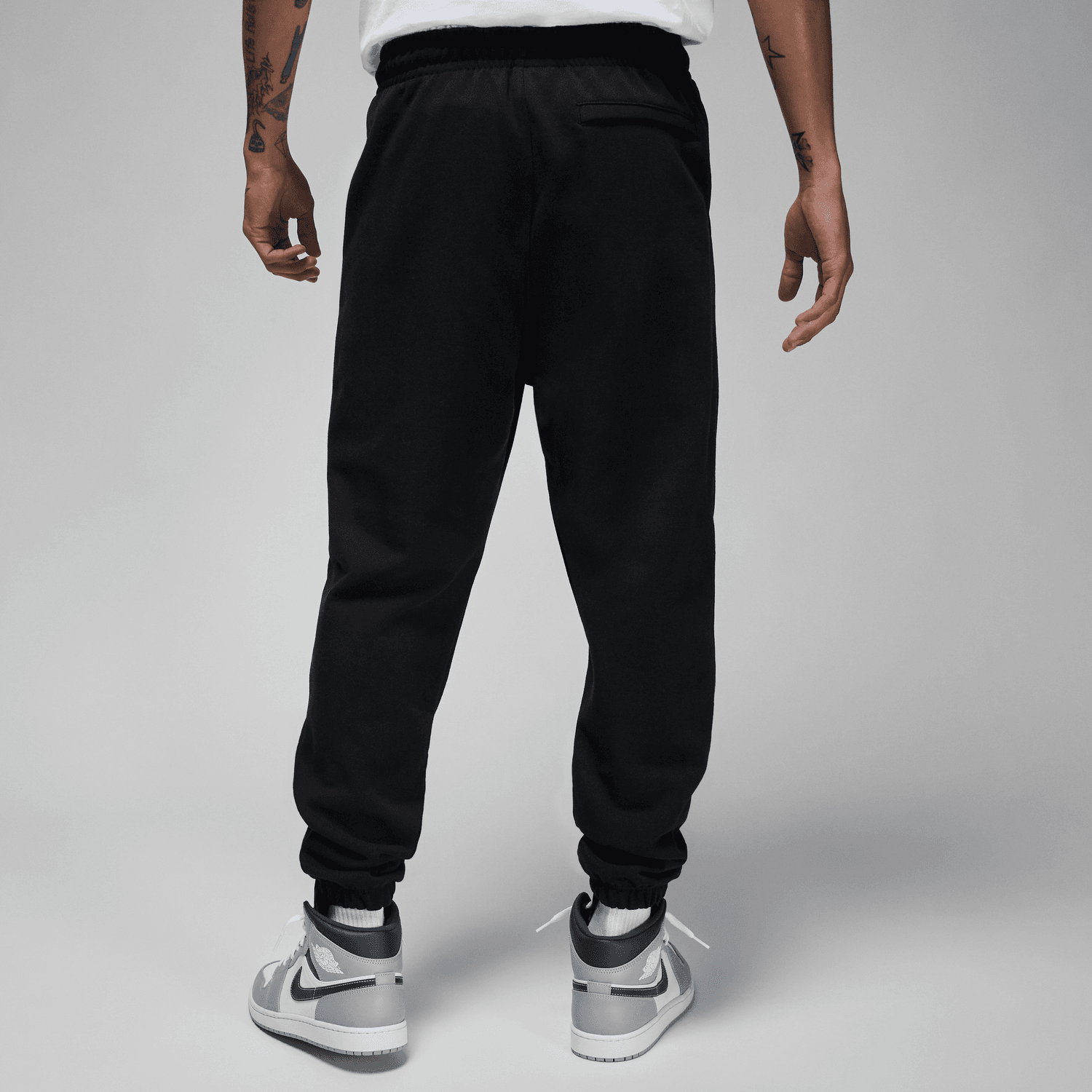 Nike essential 2025 fleece pants