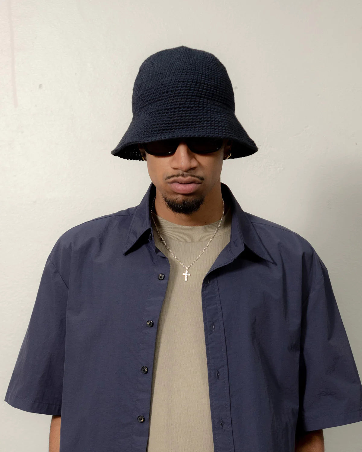 CROCHET BUCKET HAT - NAVY