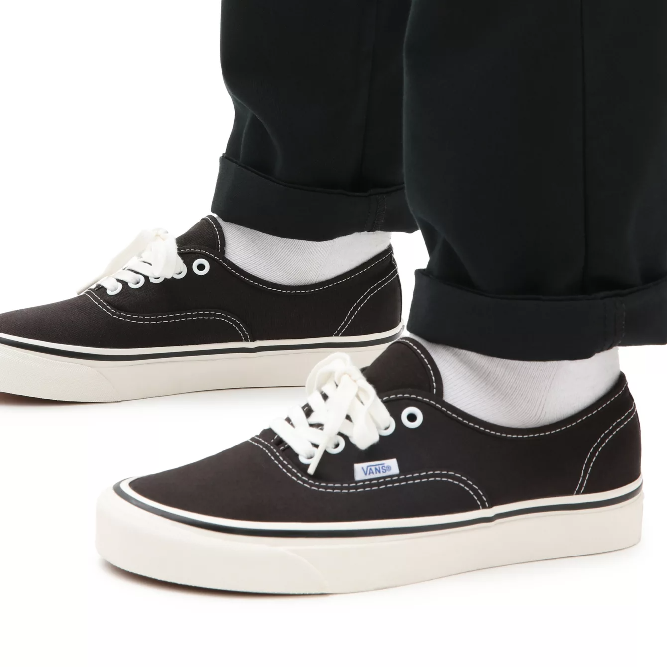 ANAHEIM FACTORY AUTHENTIC 44 DX SHOES - BLACK/TRUE WHITE | VANS